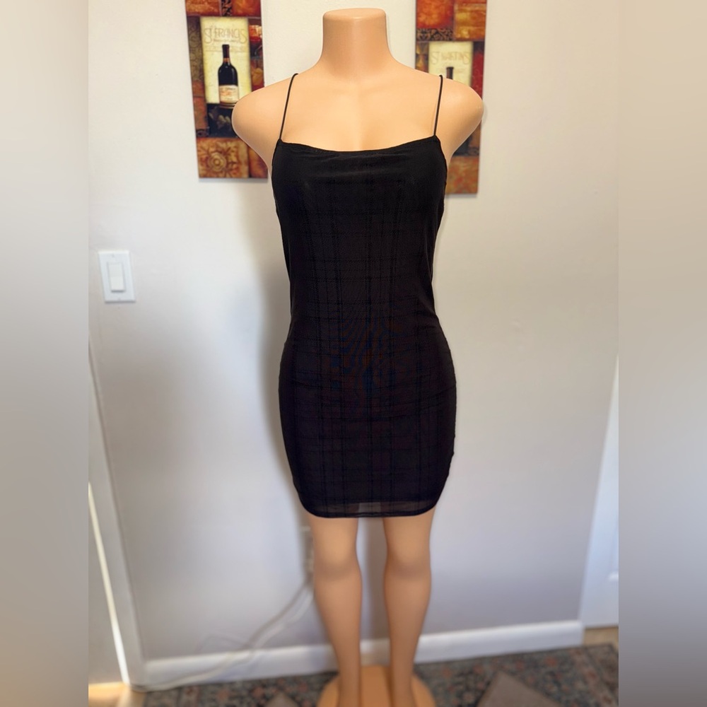 61 DIVIDED H & M OPEN BACKED BLACK DRESS BODYCON SIZE M EXCELLENT CONDITIONS